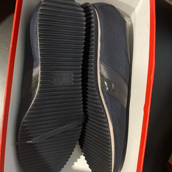 Navy blue coach sneakers. - Picture 6 of 9